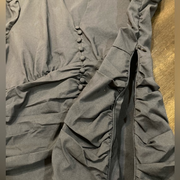 🖤 Flattering Button Down - Picture 5 of 5